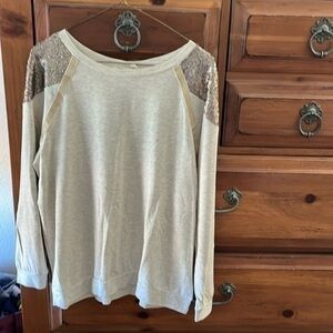 Living Doll Women’s Cream Sweatshirt With Sequins On Shoulders Size 0X NWT